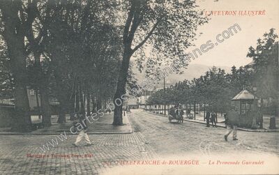 Carte postale ancienne La Promenade Guiraudet — Villefranche-de-Rouergue (Aveyron)