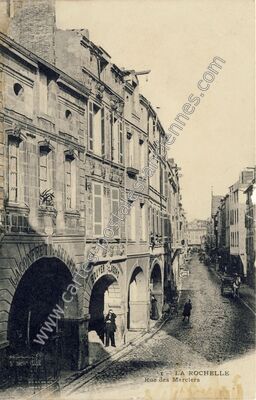 Carte postale ancienne Rue des Merciers — La Rochelle (Charente-Maritime)