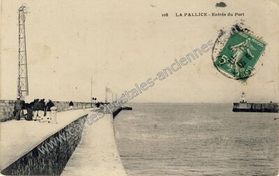 Carte postale ancienne Entrée du Port — La Rochelle (Charente-Maritime)
