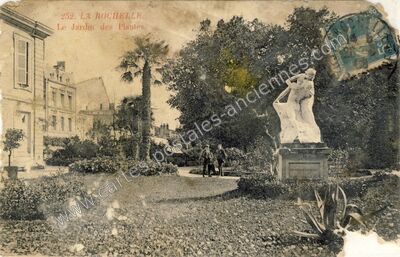 Carte postale ancienne Le Jardin des Plantes — La Rochelle (Charente-Maritime)
