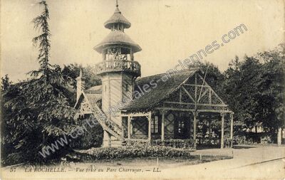 Carte postale ancienne Vue prise au Parc Charruyer — La Rochelle (Charente-Maritime)
