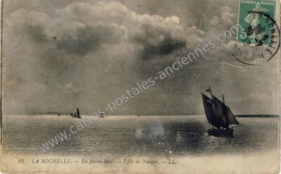 Carte postale ancienne En pleine Mer. — Effet de Nuages — La Rochelle (Charente-Maritime)