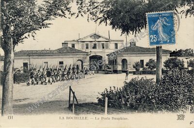Carte postale ancienne La Porte Dauphine — La Rochelle (Charente-Maritime)