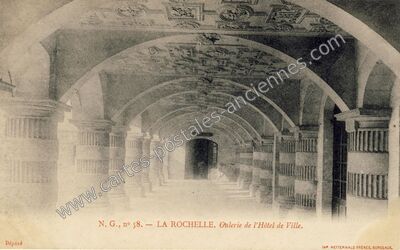 Carte postale ancienne Galerie de l'Hôtel de Ville — La Rochelle (Charente-Maritime)