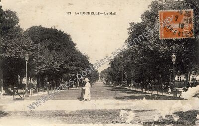 Carte postale ancienne Le Mail — La Rochelle (Charente-Maritime)
