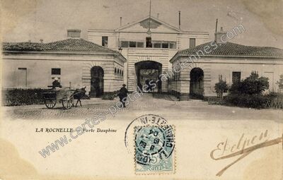 Carte postale ancienne Porte Dauphine — La Rochelle (Charente-Maritime)
