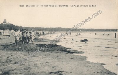 Carte postale ancienne La Plage à l'heure du Bain — Saint-Georges-de-Didonne (Charente-Maritime)