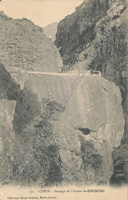 Carte postale ancienne Passage de l'Inzeca — Ghisoni (Haute-Corse)