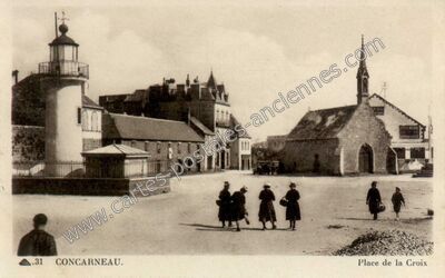 Carte postale ancienne Place de la Croix — Concarneau (Finistère)