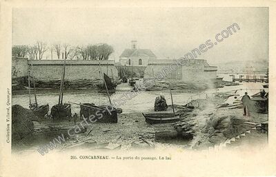 Carte postale ancienne La porte du passage. Le lac — Concarneau (Finistère)