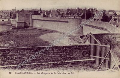 Carte postale ancienne Les Remparts de la Ville close — Concarneau (Finistère)