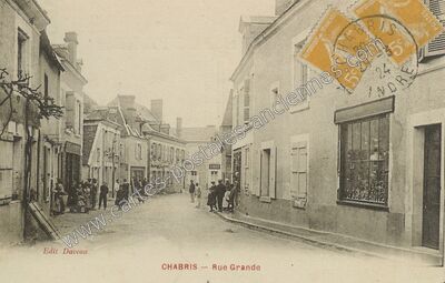 Carte postale ancienne Rue Grande — Chabris (Indre)