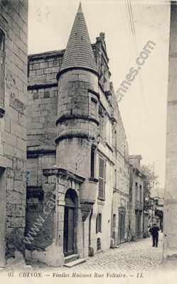 Carte postale ancienne Vieilles Maisons Rue Voltaire — Chinon (Indre-et-Loire)