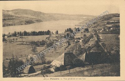 Carte postale ancienne Vue générale et son Lac — Paladru (Isère)