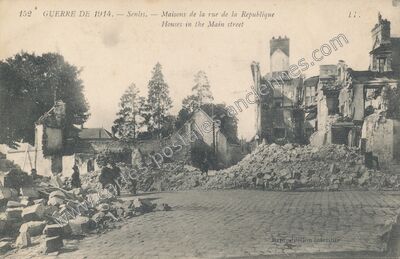 Carte postale ancienne Maisons de la rue de la République — Senlis (Oise)