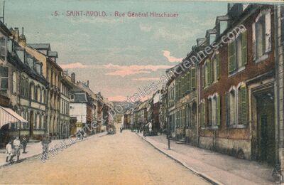 Carte postale ancienne Rue Général-Hirschauer — Saint-Avold (Moselle)