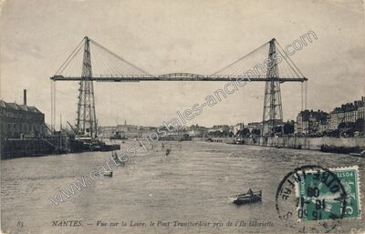 Carte postale ancienne Vue sur la Loire, le Pont Transbordeur pris de l'Ile Gloriette — Nantes (Loire-Atlantique)