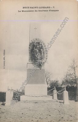Carte postale ancienne Le Monument du Souvenir Français — Bucy-Saint-Liphard (Loiret)