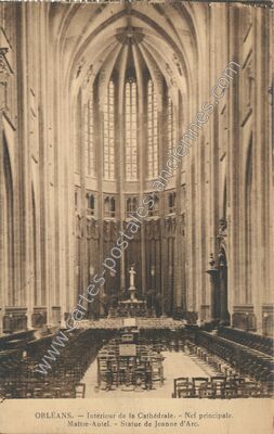 Carte postale ancienne Intérieur de la Cathédrale. - Nef principale. Maître-Autel. - Statue de Jeanne d'Arc — Orléans (Loiret)
