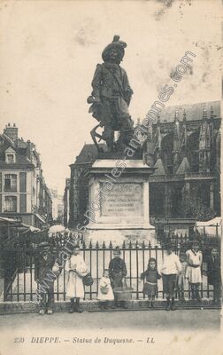 Carte postale ancienne Statue de Duquesne — Dieppe (Seine-Maritime)