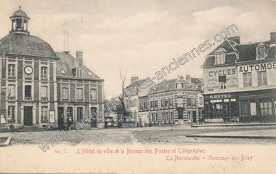Carte postale ancienne L'Hôtel de ville et le Bureau des Postes et Télégraphes — Gournay-en-Bray (Seine-Maritime)