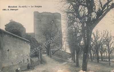 Carte postale ancienne Le Donjon — Houdan (Yvelines)